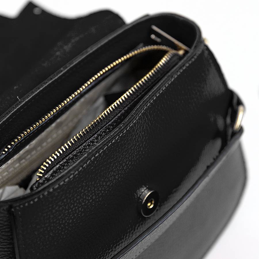 Laura Di Maggio SALLY – Postina con patta in pelle nera Economico