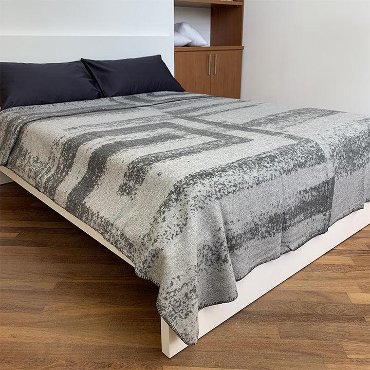 Zenoni & ColombiCoperta in misto Lana con bordo a punto cavallo Nassau Grigio Sconto